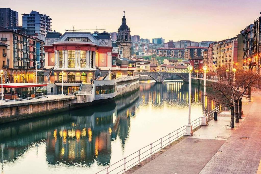 Cultura Y Gastronomia En El Casco Viejo Apartment Bilbao Luaran gambar