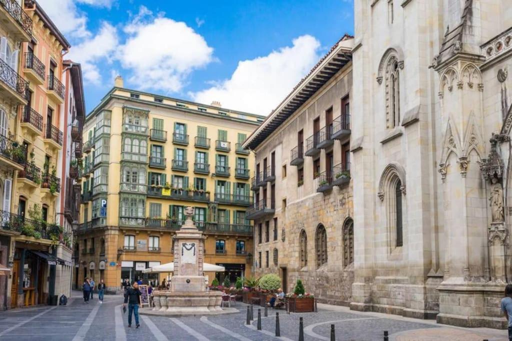Cultura Y Gastronomia En El Casco Viejo Apartment Bilbao Luaran gambar